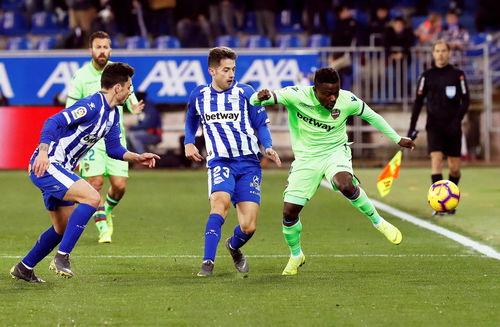 25_26赛季西甲第13轮 阿拉维斯VS塞尔塔,阿拉维斯迎战塞尔塔，激战一触即发！”